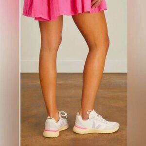 VEJA Impala Sneaker  in Glaze Parme Sz 8